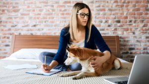 A lady estimaing pets expenses 